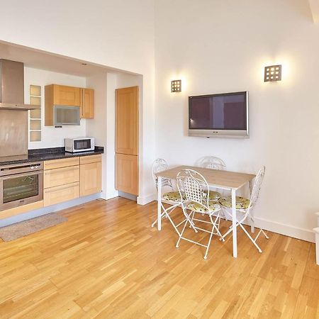 Host & Stay - Penthouse Pad Scarborough Bagian luar foto