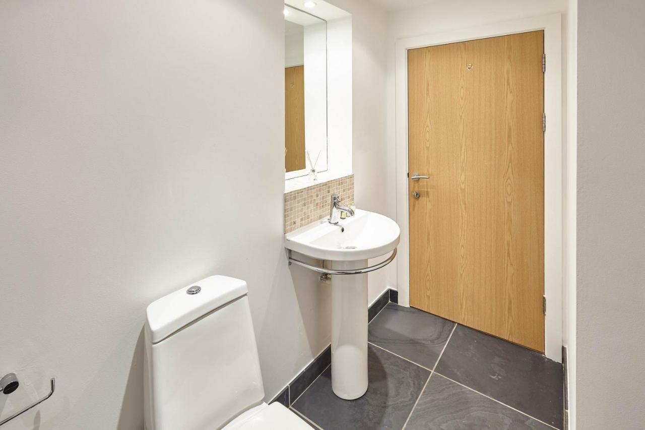 Host & Stay - Penthouse Pad Scarborough Bagian luar foto