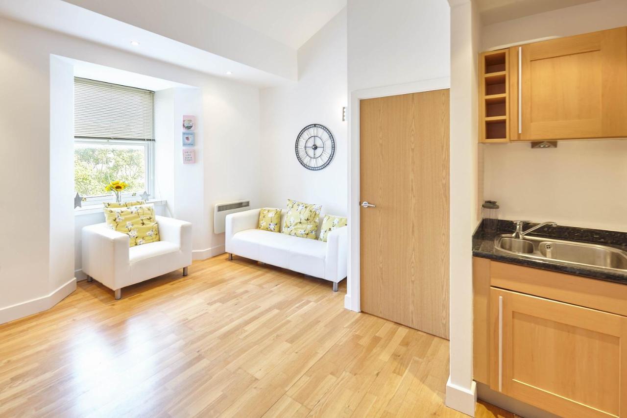 Host & Stay - Penthouse Pad Scarborough Bagian luar foto