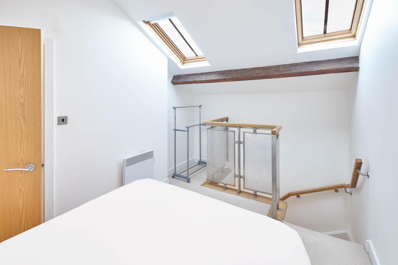 Host & Stay - Penthouse Pad Scarborough Bagian luar foto
